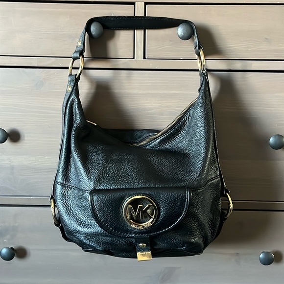 Micheal Kors purse! - Picture 1 of 3